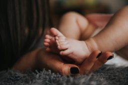 7 Fragen an eine taube Mutter