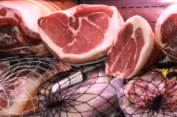 Fleisch essen und Verantwortung übernehmen